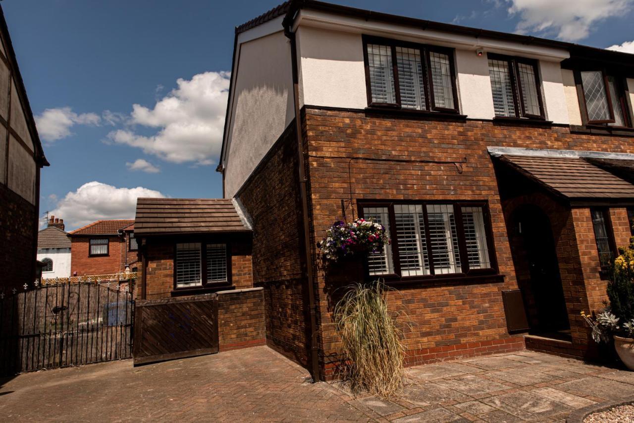 Inviting 3-Bed House In Manchester Exterior photo
